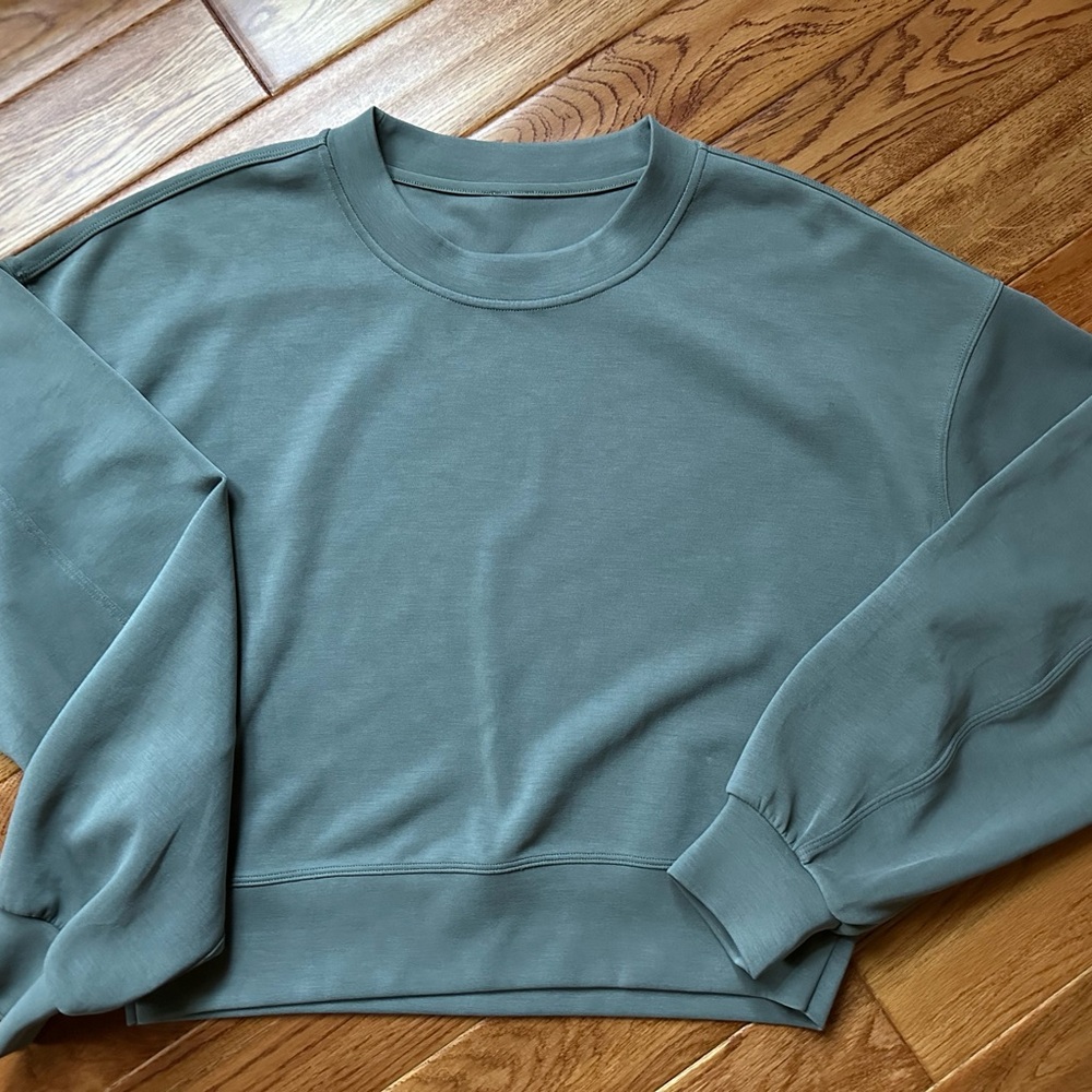 lululemon athletica soft stream sweatshirt